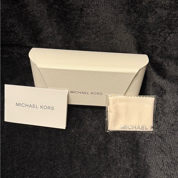 Michael Kors Eyeglasses/Sunglasses Hard Case White - Picture 1 of 6